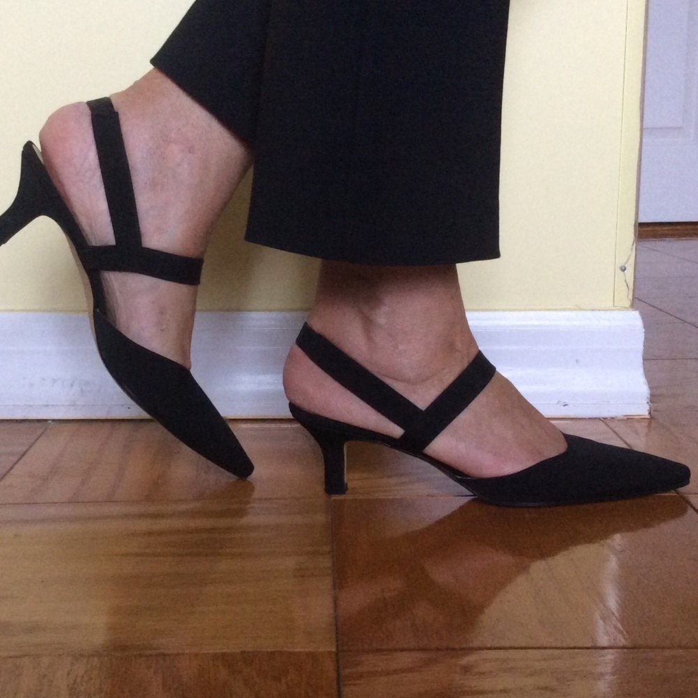Beautiful Anne Klein pump sandals